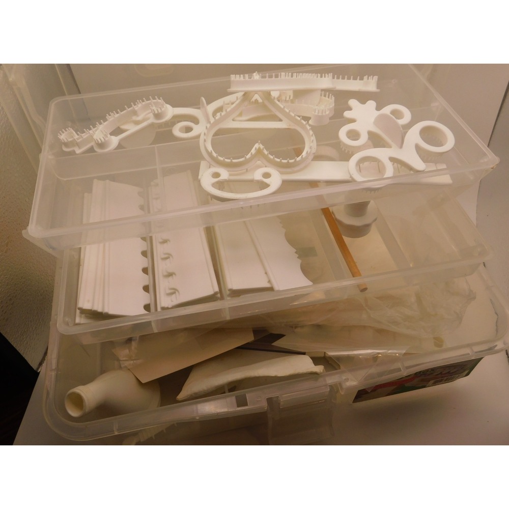 Betty Crocker Decorators Delight Caddy And  Decorating Set Tips Letters